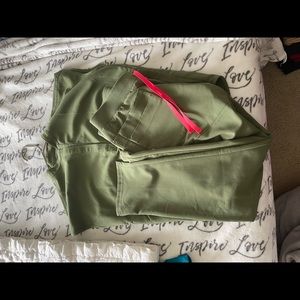 Figs dark olive set
